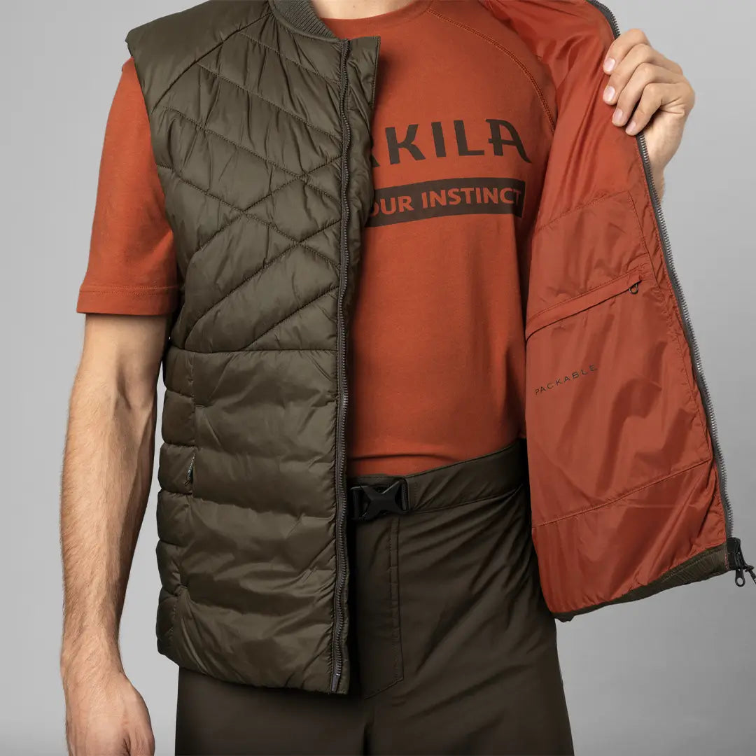 LogmarInsulatedPackableWaistcoat-WillowGreenbyHarkila6_1600x_webp.jpg